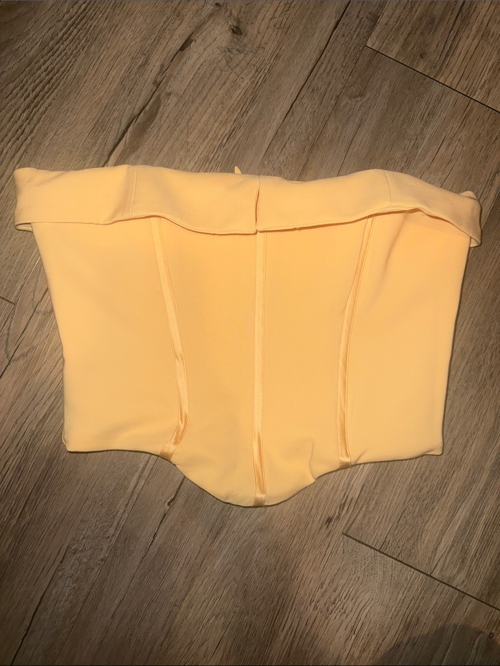 Strapless mistress rocks top